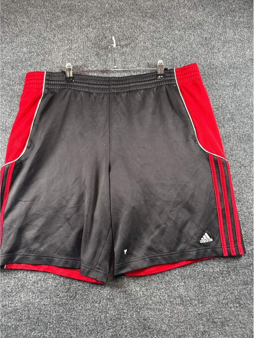 Adidas Mens M Black Red 3 Stripe Athletic Basketball Shorts Pockets
